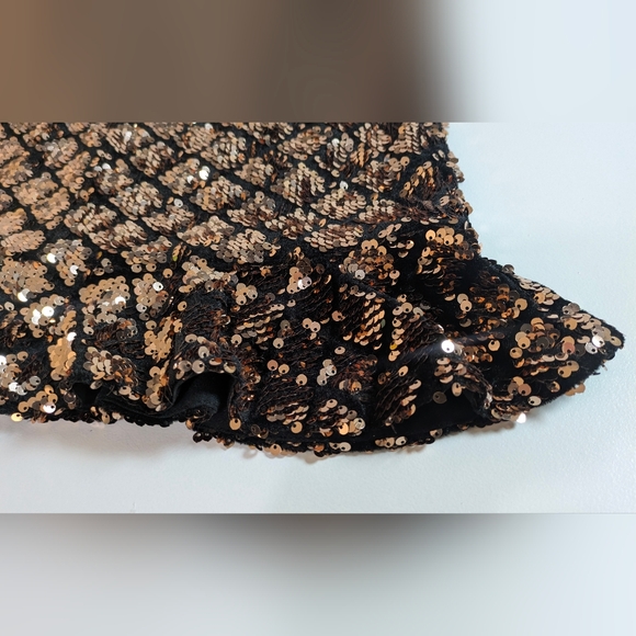 Forever 21 Sequin Mini Skirt Rose Gold Frill Hem Size S  Club Wear Party NEW - Picture 3 of 6